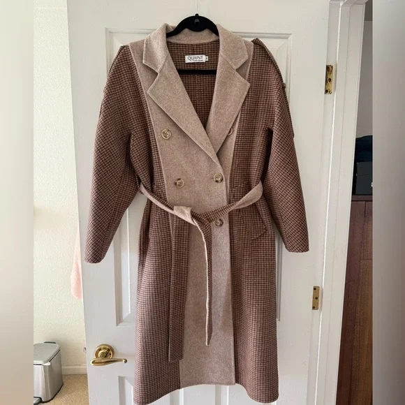 Quaint Wool and Cashmere Houndstooth Coat